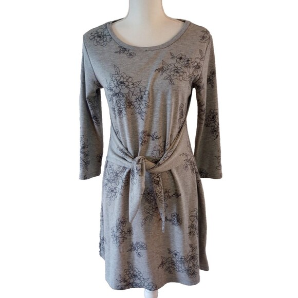 Olive + Oak Dresses & Skirts - Olive + Oak Tie Waist Knit Dress Gray Black Floral Petite Medium Casual Cozy